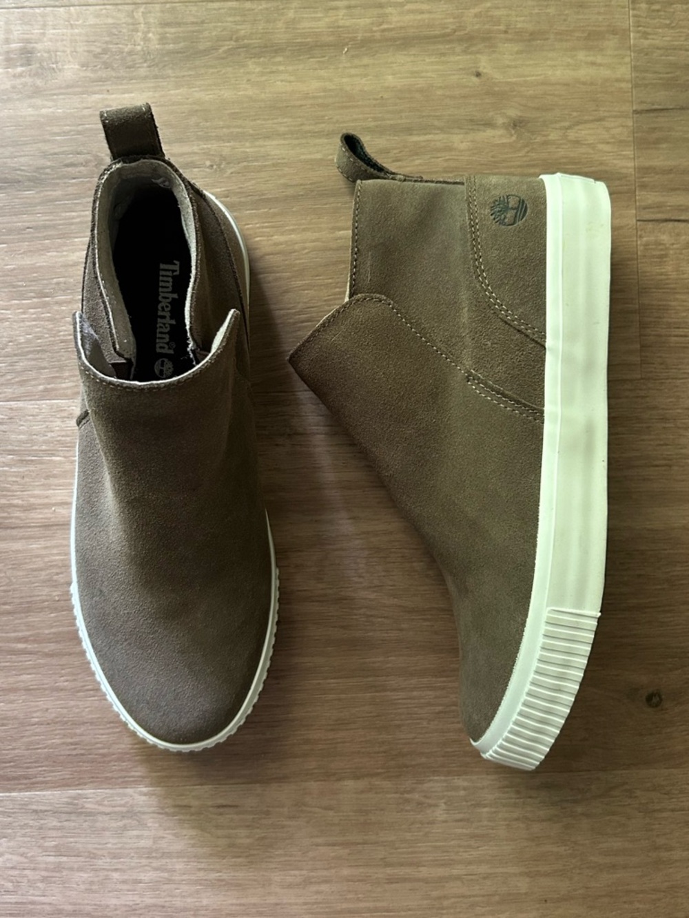 Timberland Women’s Size 7 Tan Suede Booties with White Sole